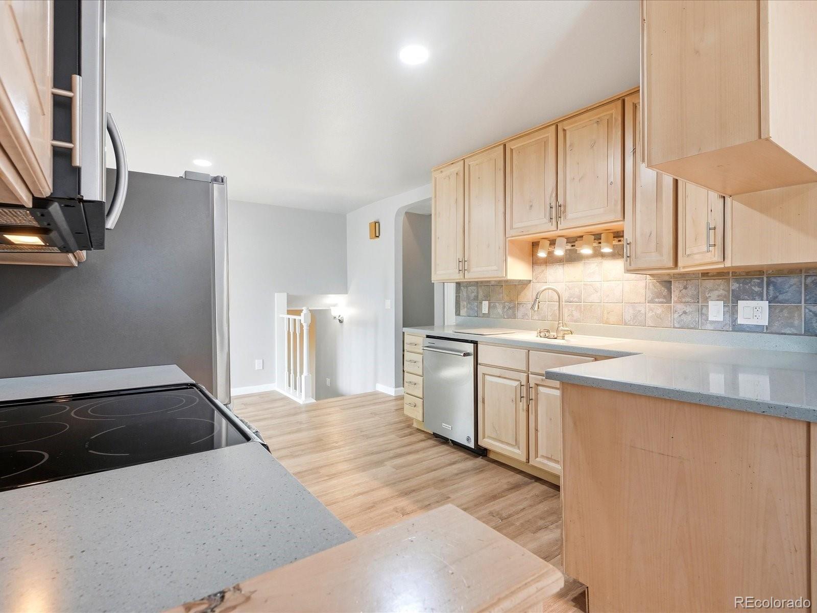 MLS Image #14 for 893 s oswego court,aurora, Colorado
