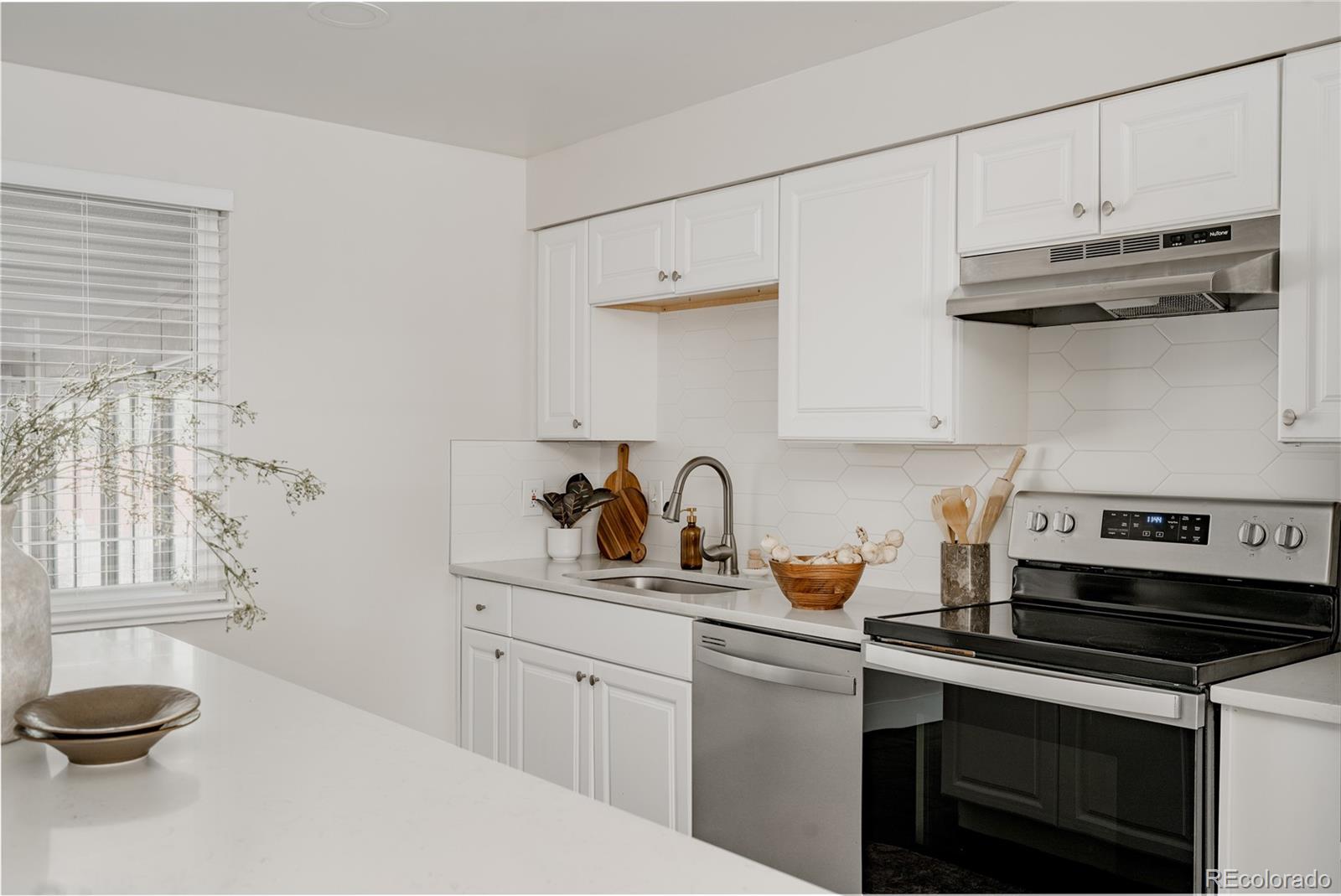 MLS Image #10 for 563  jamaica street,aurora, Colorado