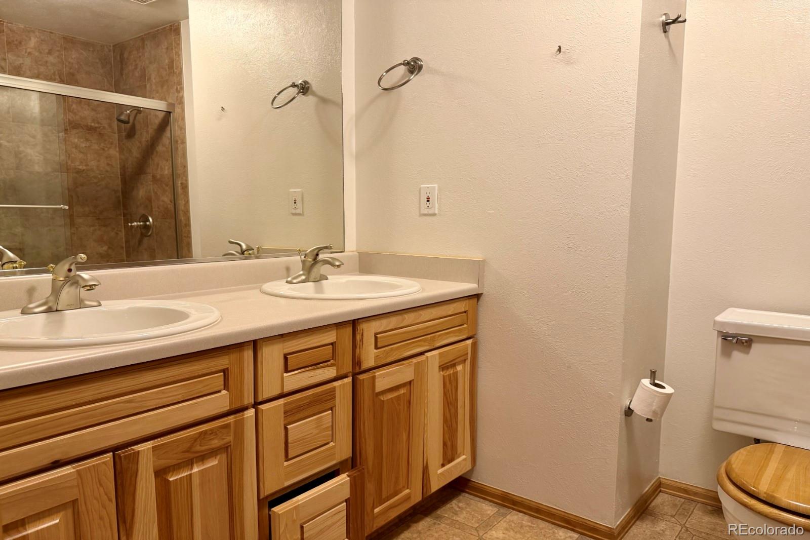 MLS Image #12 for 1114 s oakland street,aurora, Colorado