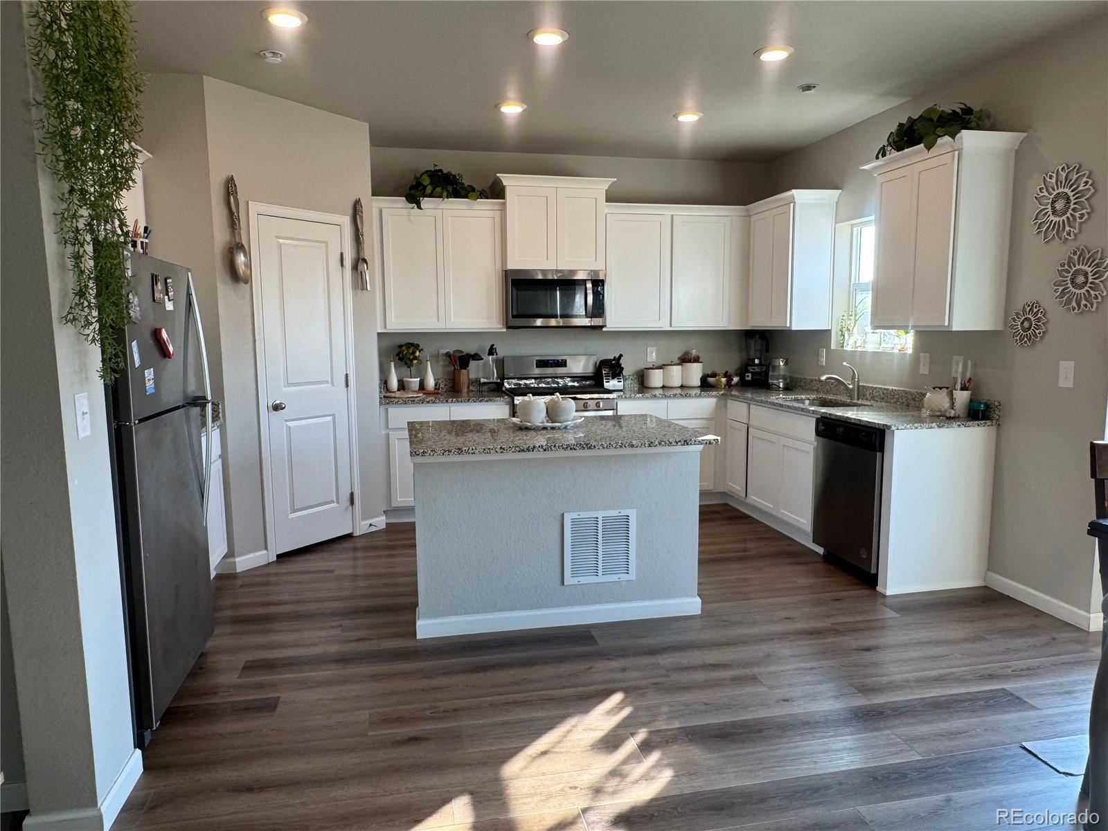 MLS Image #5 for 1120  gianna avenue,fort lupton, Colorado