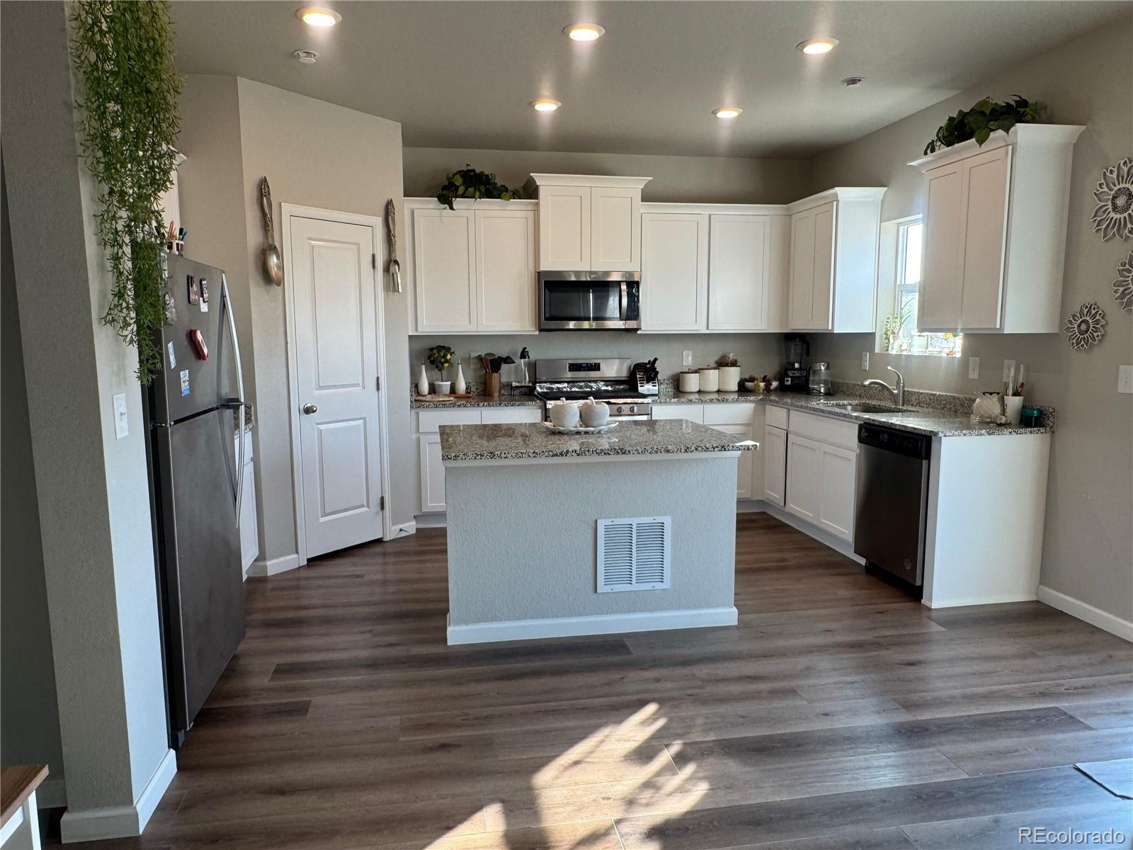 MLS Image #6 for 1120  gianna avenue,fort lupton, Colorado