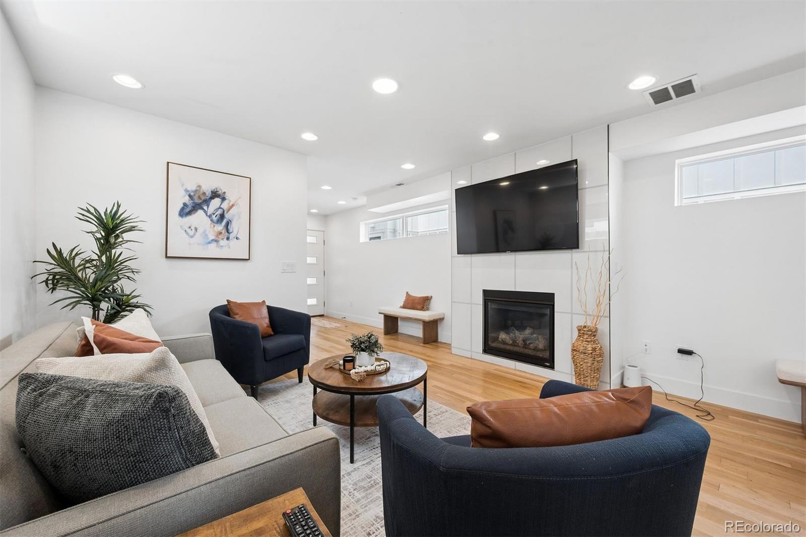MLS Image #3 for 2134 s josephine street,denver, Colorado