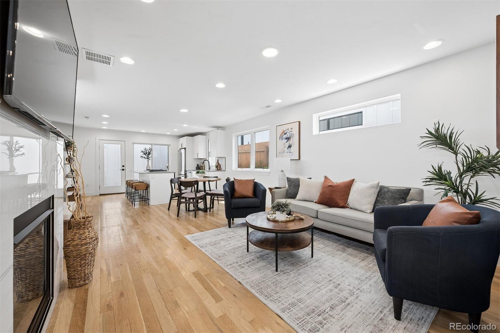 MLS Image #4 for 2134 s josephine street,denver, Colorado