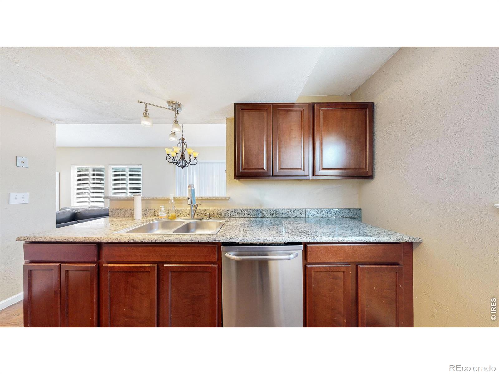 MLS Image #4 for 5047 e 112th court,thornton, Colorado