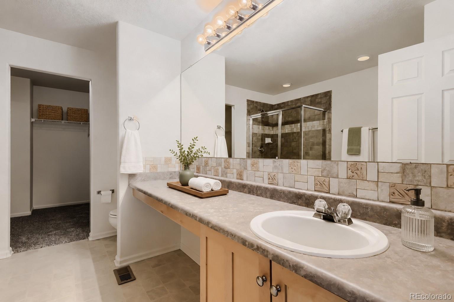 MLS Image #13 for 5062  perth street,denver, Colorado