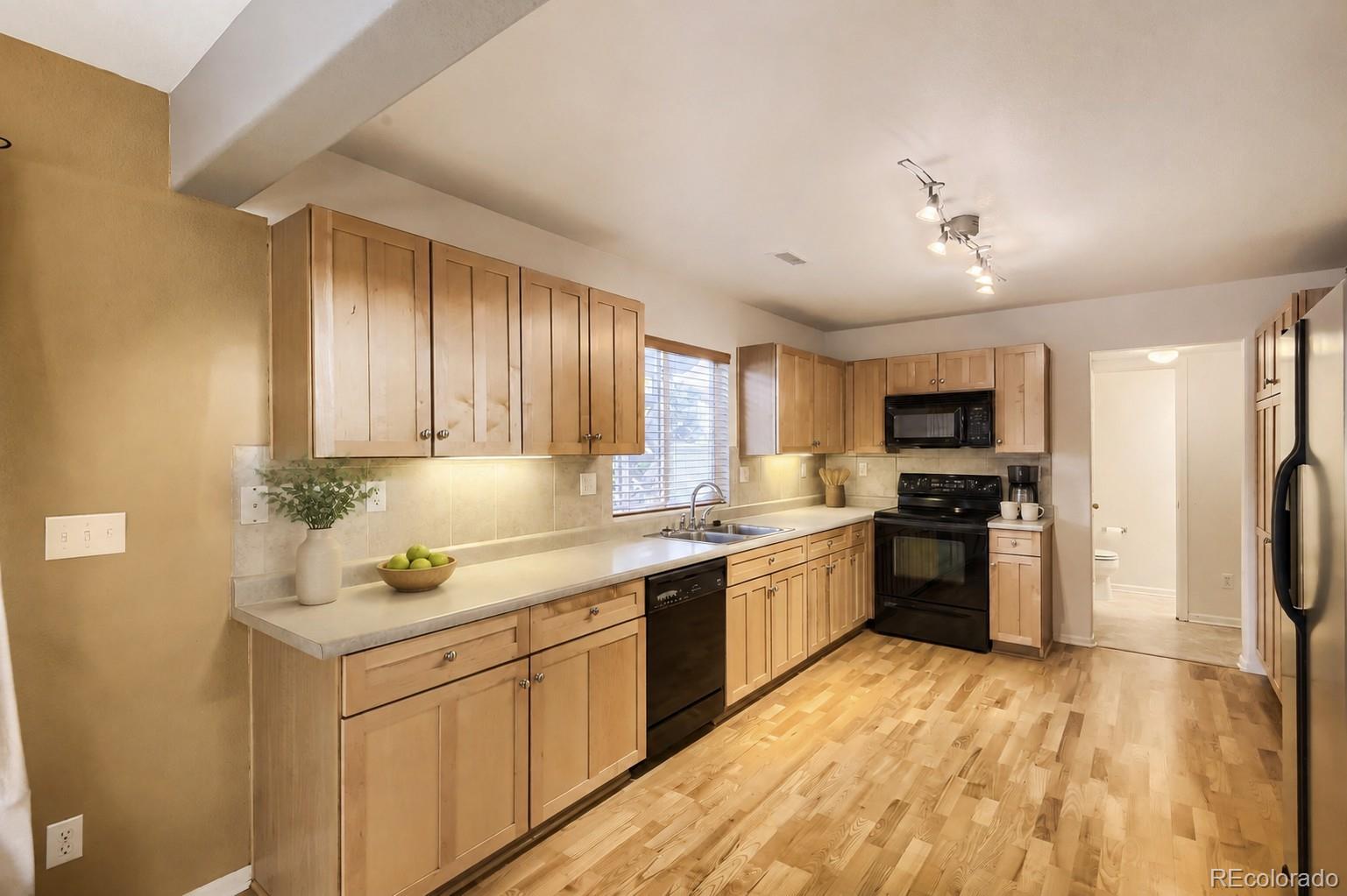 MLS Image #7 for 5062  perth street,denver, Colorado