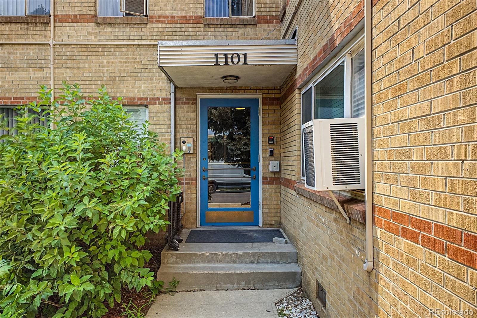 MLS Image #2 for 1101  bellaire street,denver, Colorado