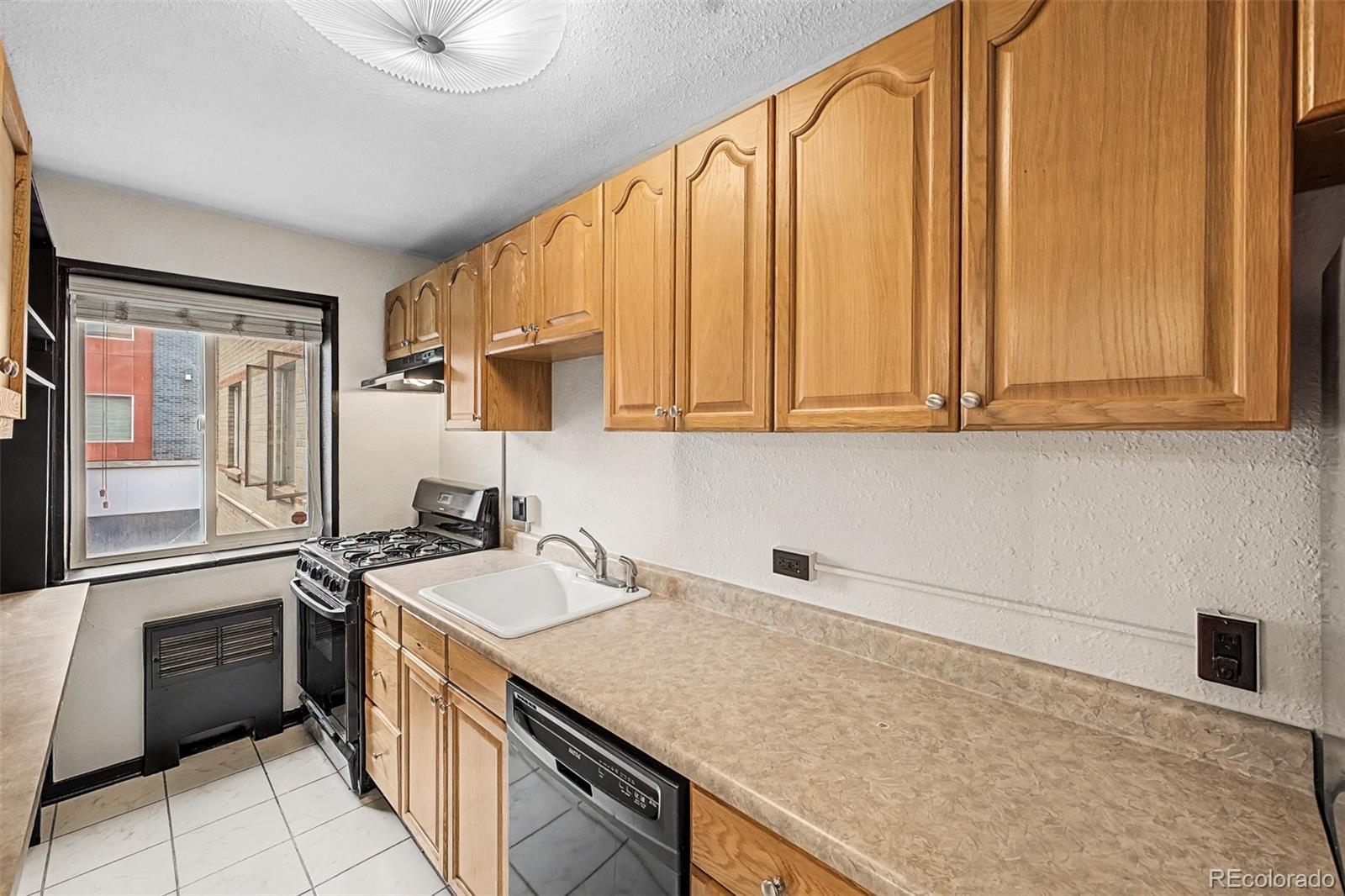 MLS Image #8 for 1101  bellaire street,denver, Colorado