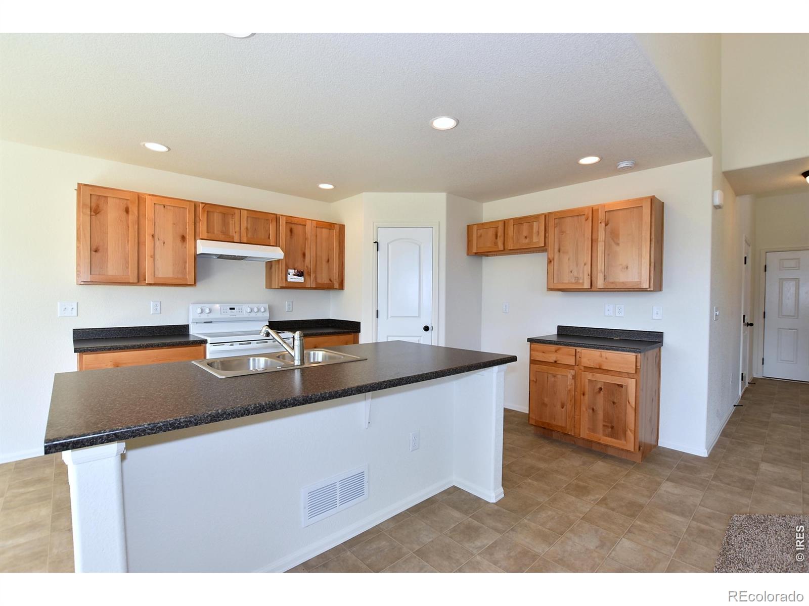 MLS Image #11 for 2412  juno lane,johnstown, Colorado