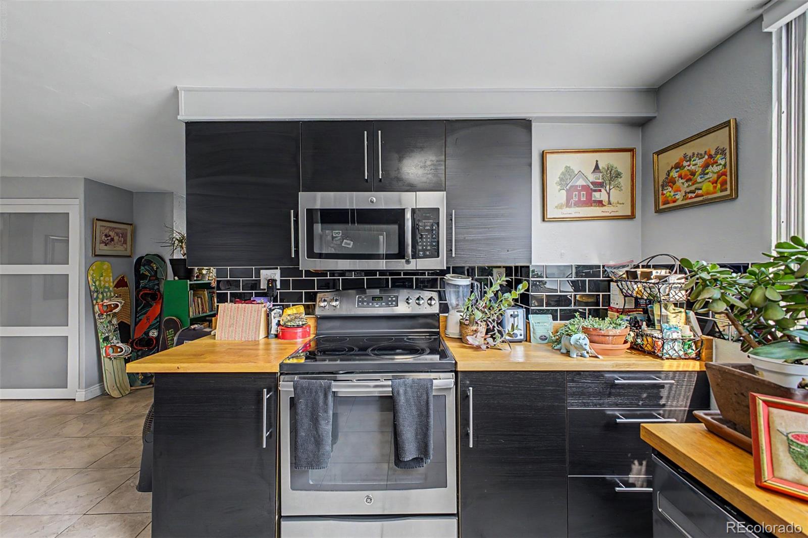 MLS Image #11 for 1155 n ash street,denver, Colorado