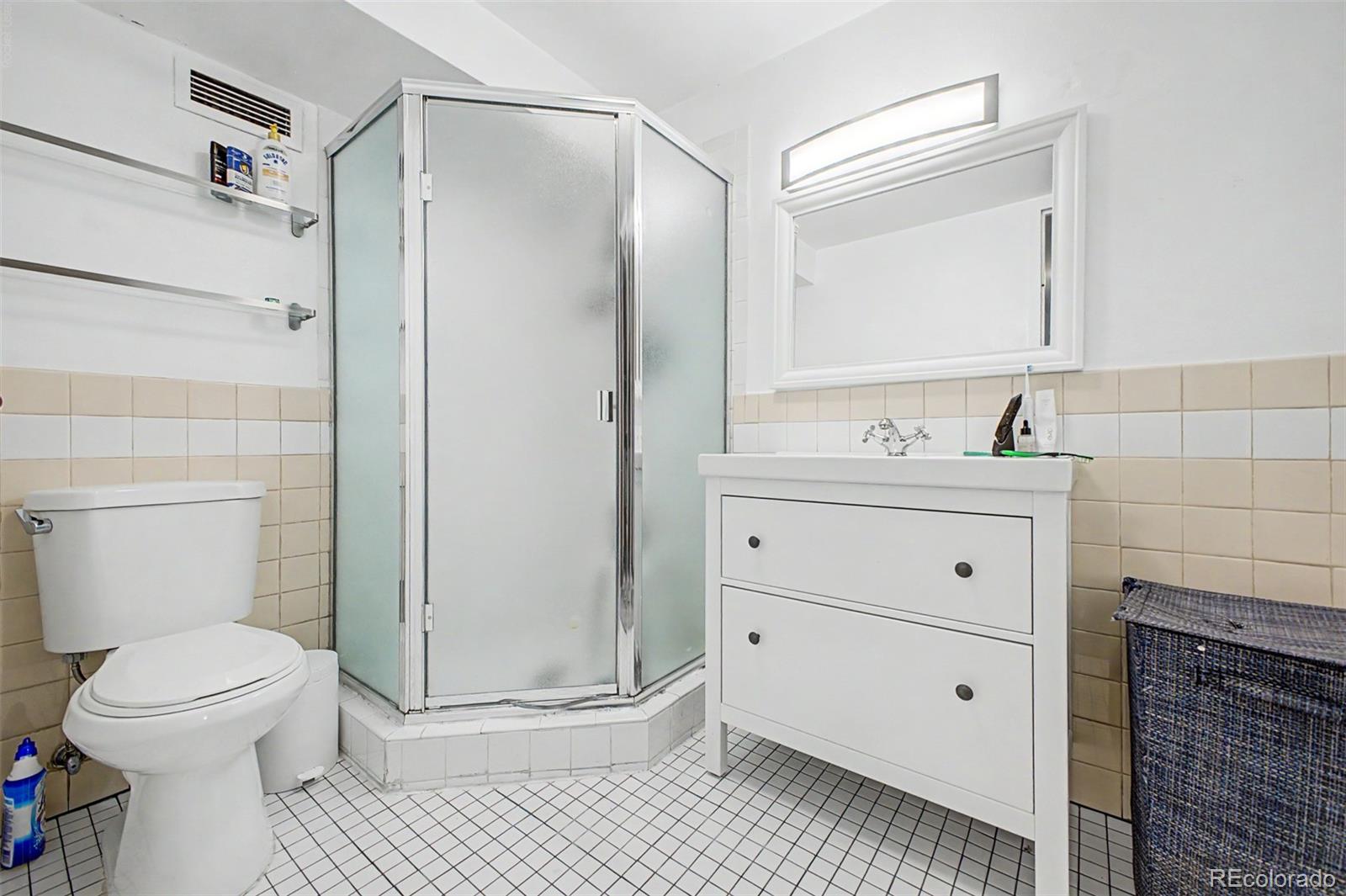 MLS Image #14 for 1155 n ash street,denver, Colorado