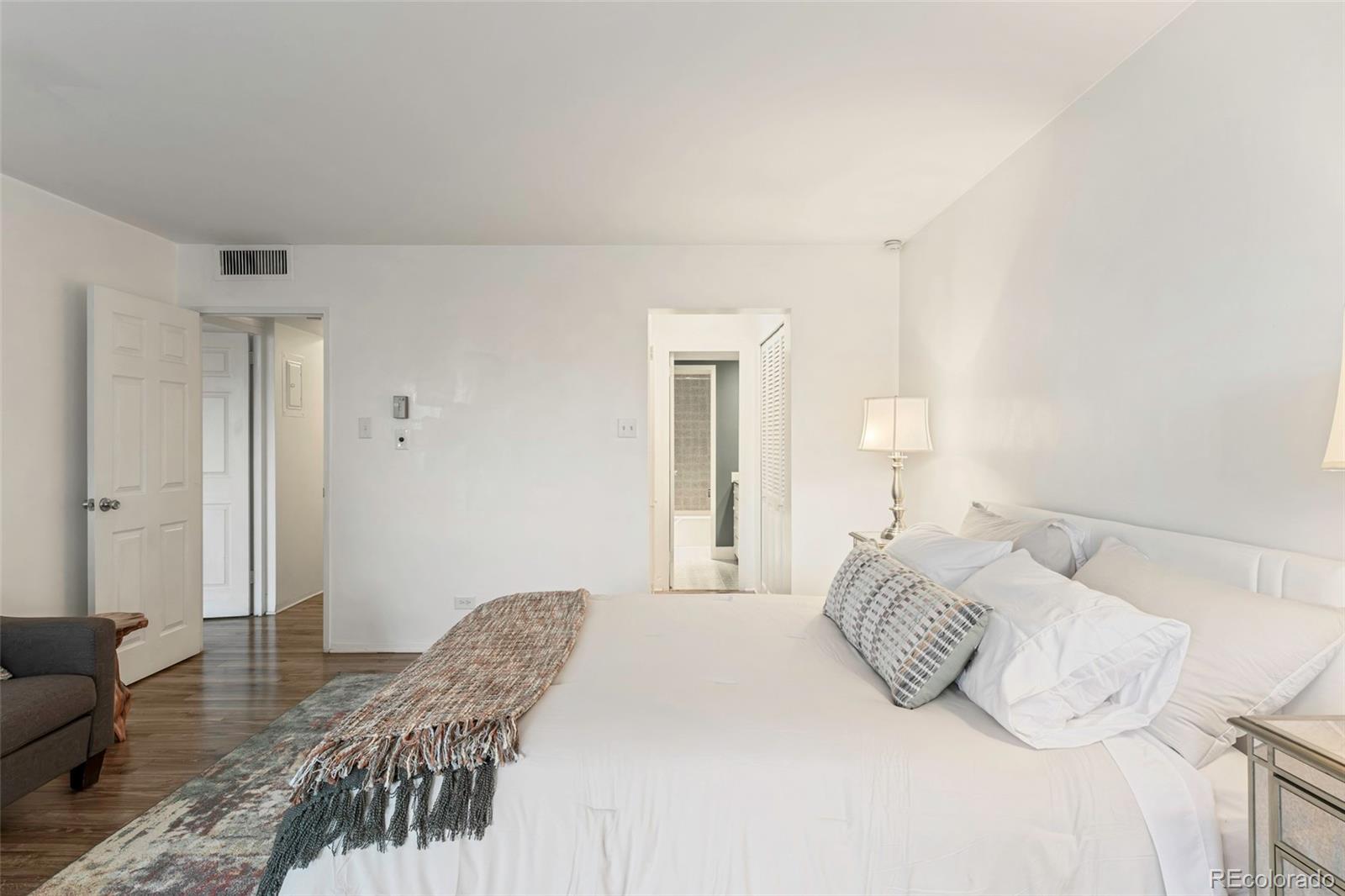 MLS Image #15 for 790 n washington street,denver, Colorado
