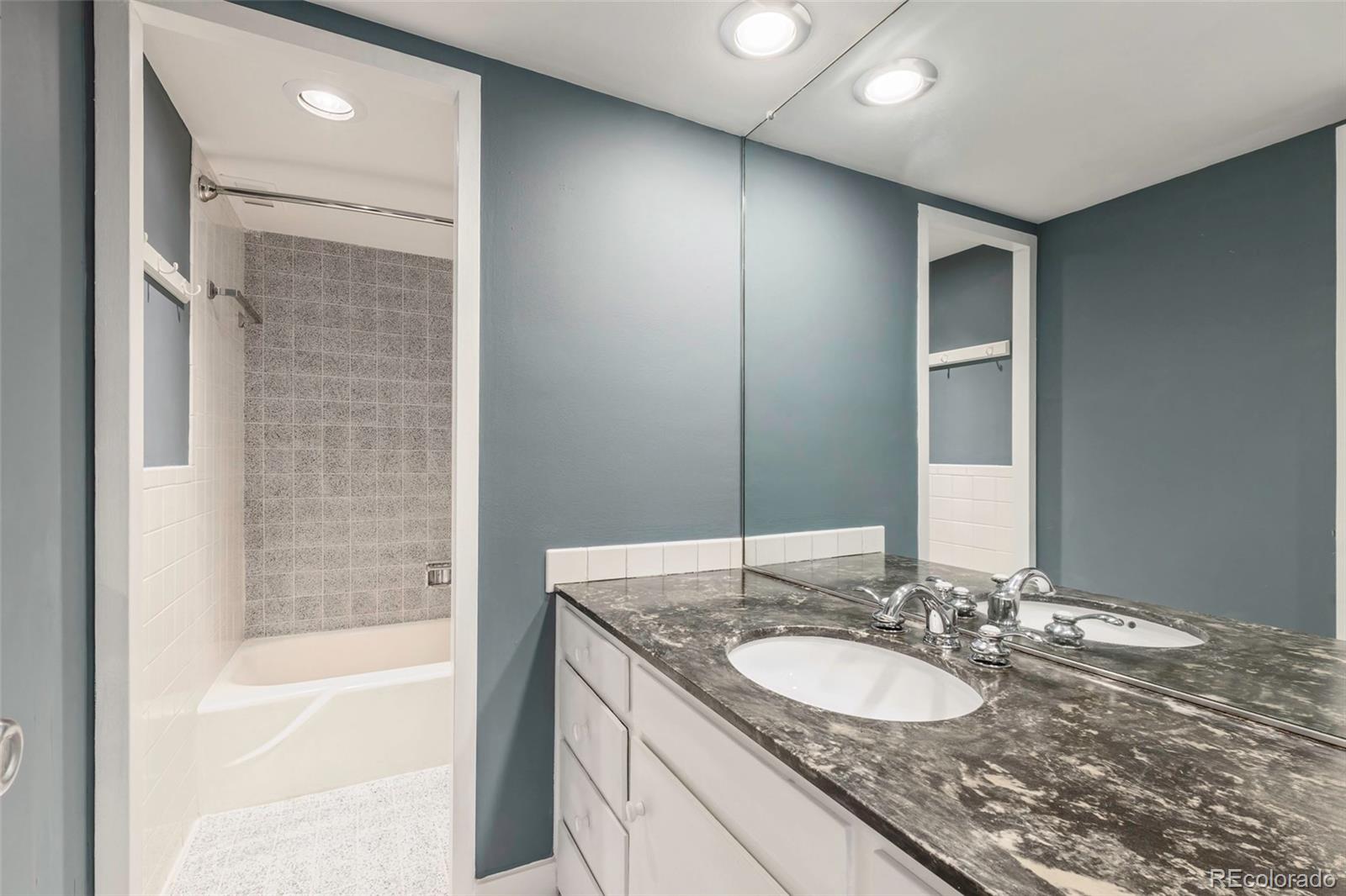 MLS Image #16 for 790 n washington street,denver, Colorado