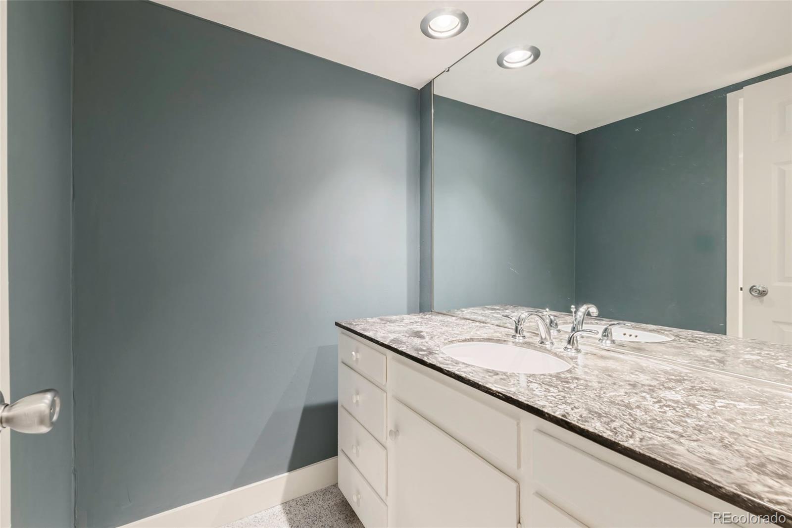 MLS Image #24 for 790 n washington street,denver, Colorado