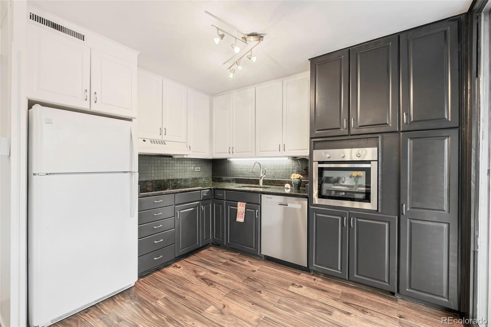 MLS Image #8 for 790 n washington street,denver, Colorado