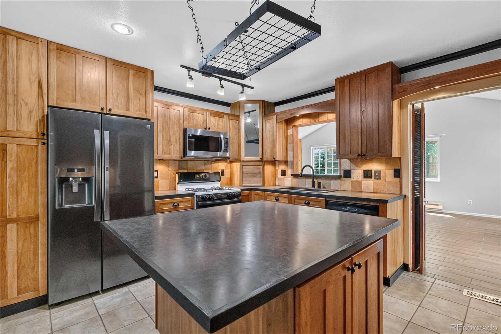 MLS Image #10 for 2005 s ivory way,aurora, Colorado