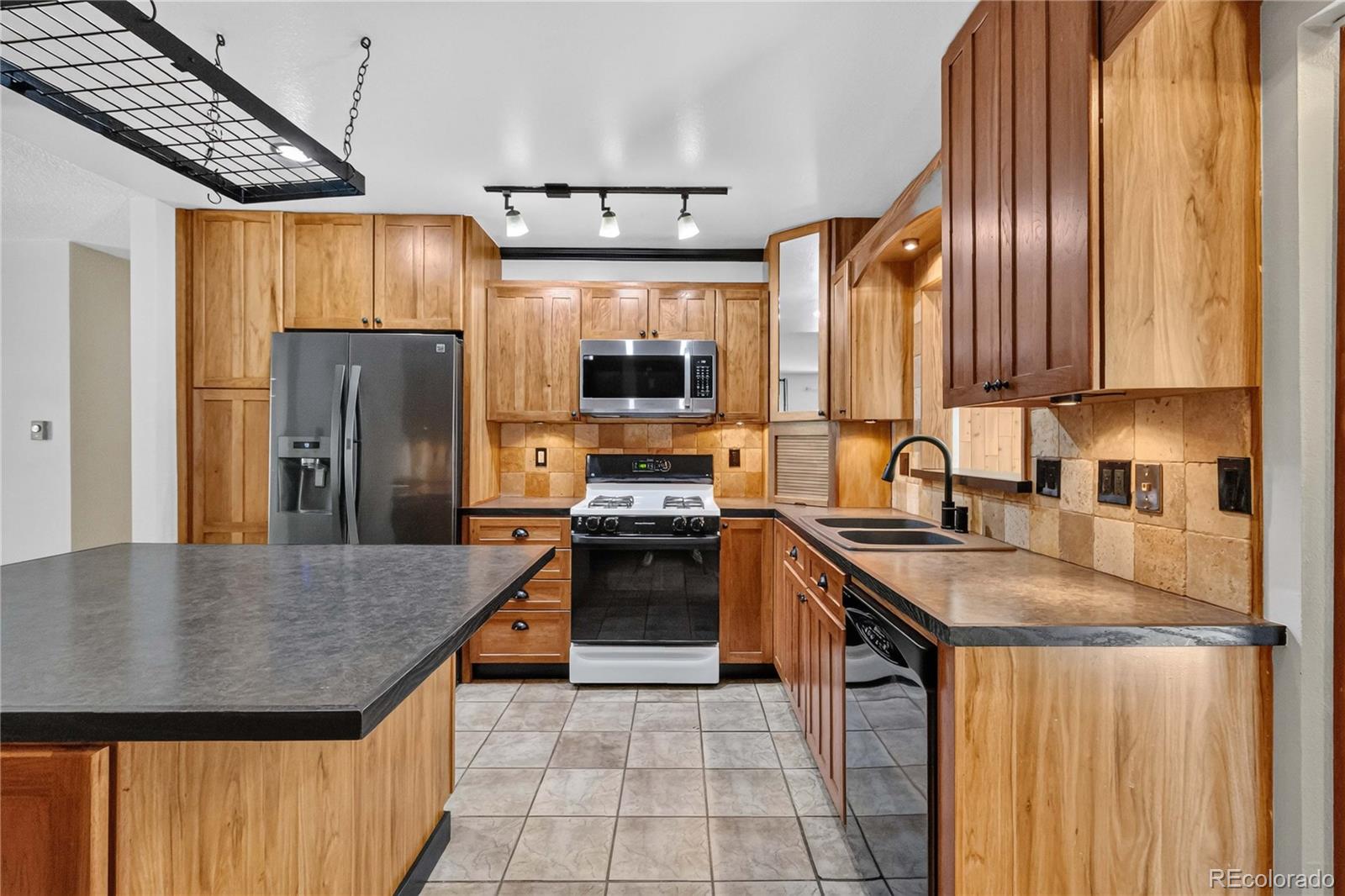 MLS Image #11 for 2005 s ivory way,aurora, Colorado