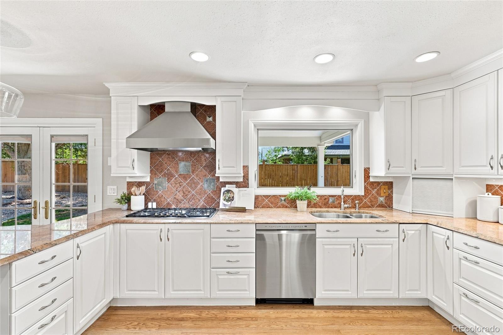 MLS Image #6 for 5552 s kittredge street,centennial, Colorado
