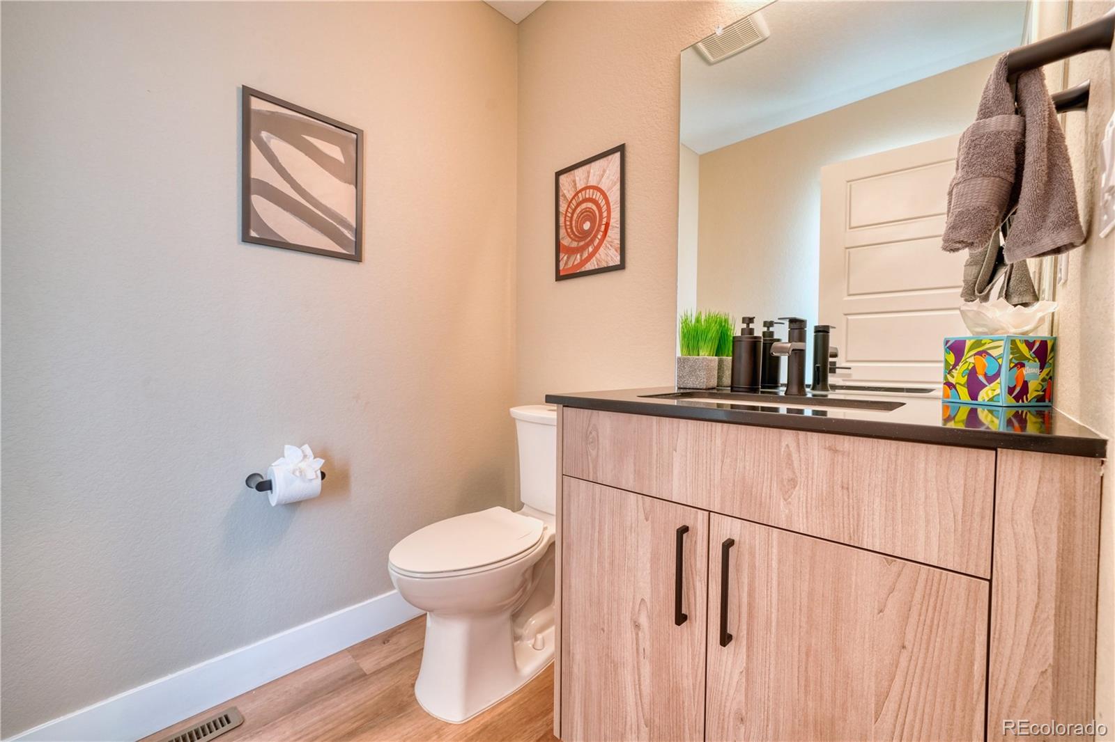 MLS Image #12 for 829  kalamath street,denver, Colorado