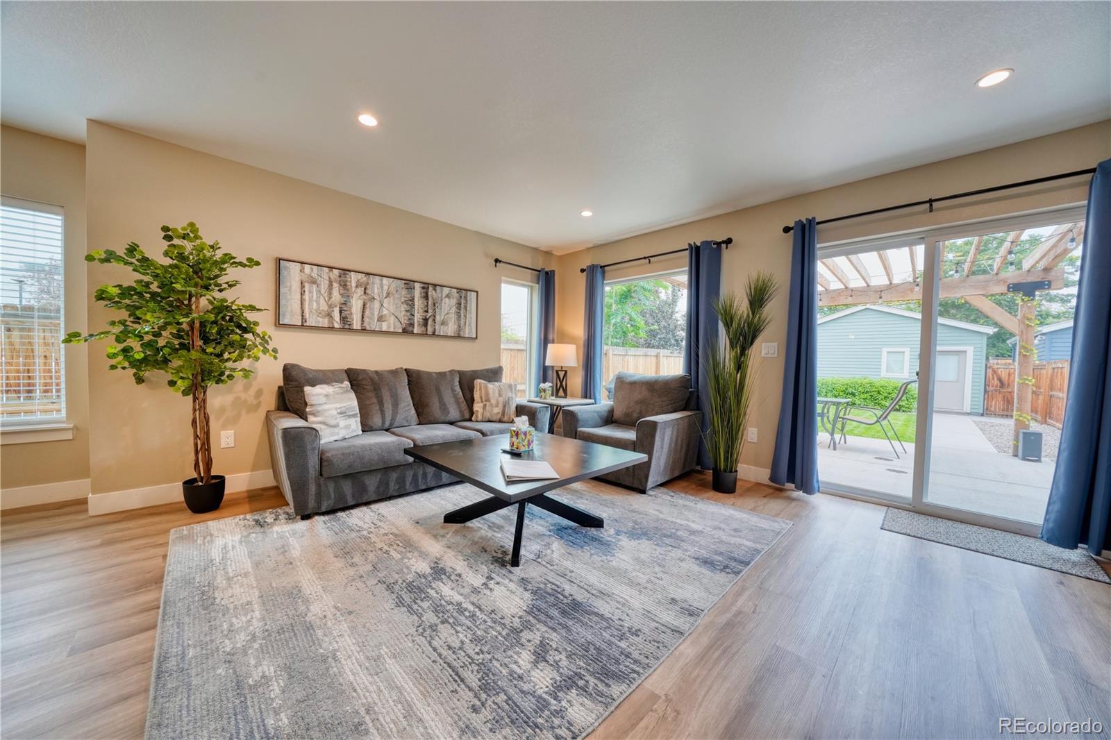 MLS Image #4 for 829  kalamath street,denver, Colorado