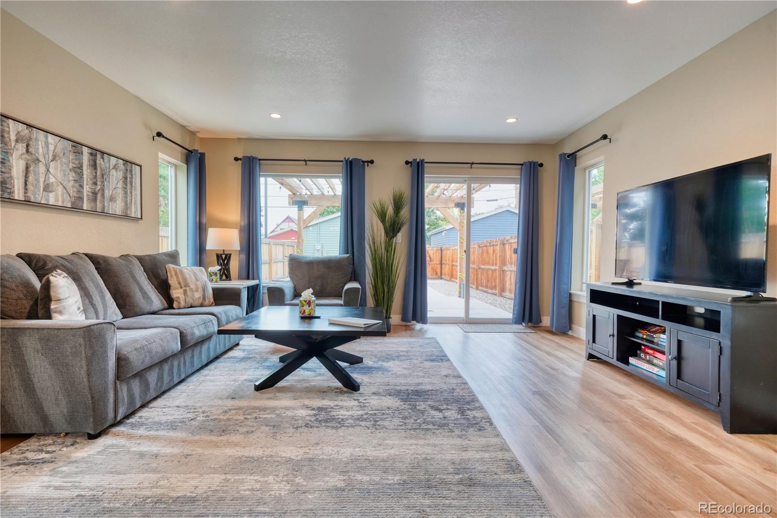 MLS Image #9 for 829  kalamath street,denver, Colorado