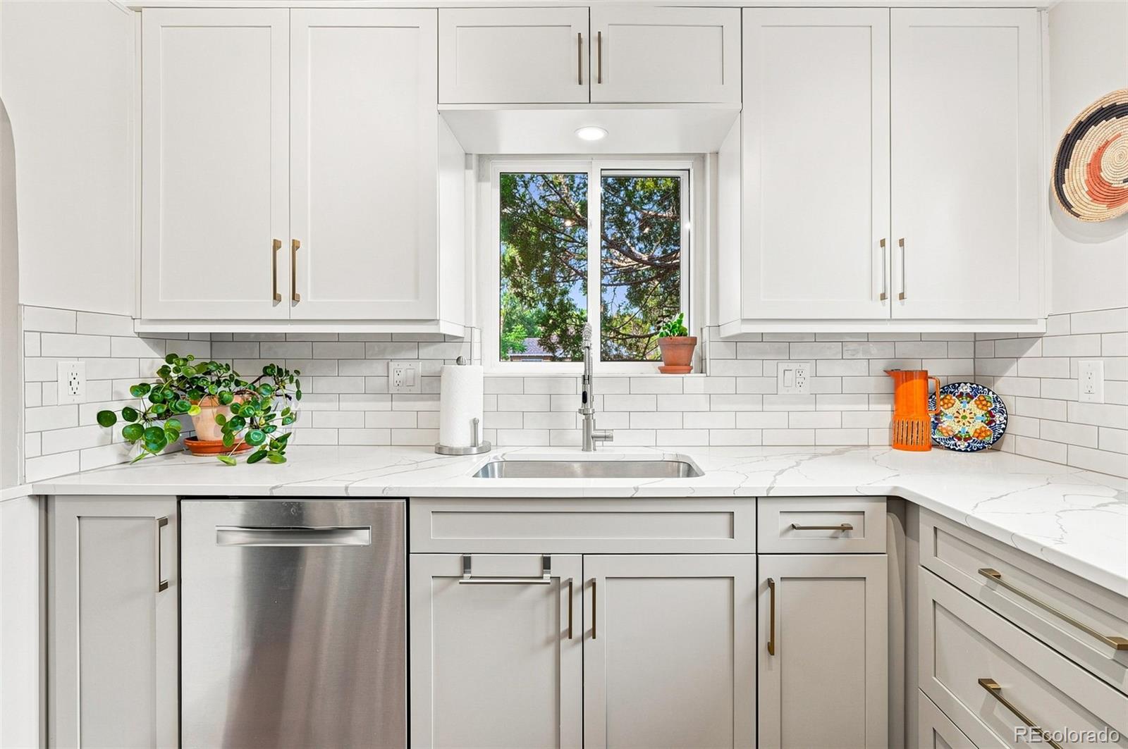 MLS Image #17 for 3280  niagara street,denver, Colorado