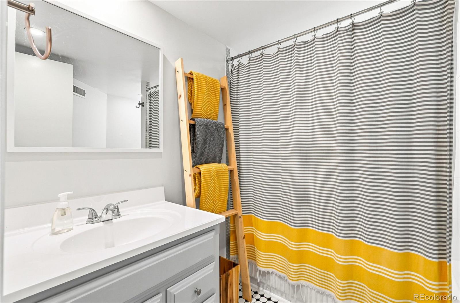 MLS Image #34 for 3280  niagara street,denver, Colorado