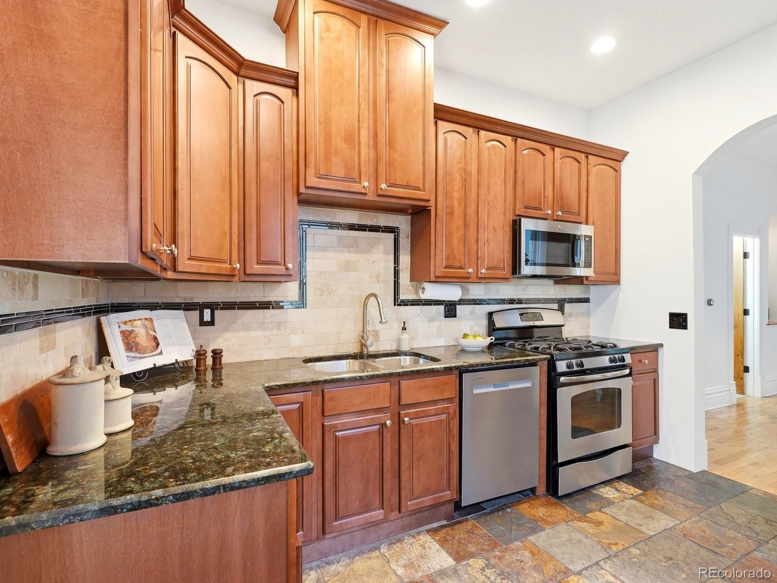 MLS Image #7 for 3747 n franklin street,denver, Colorado