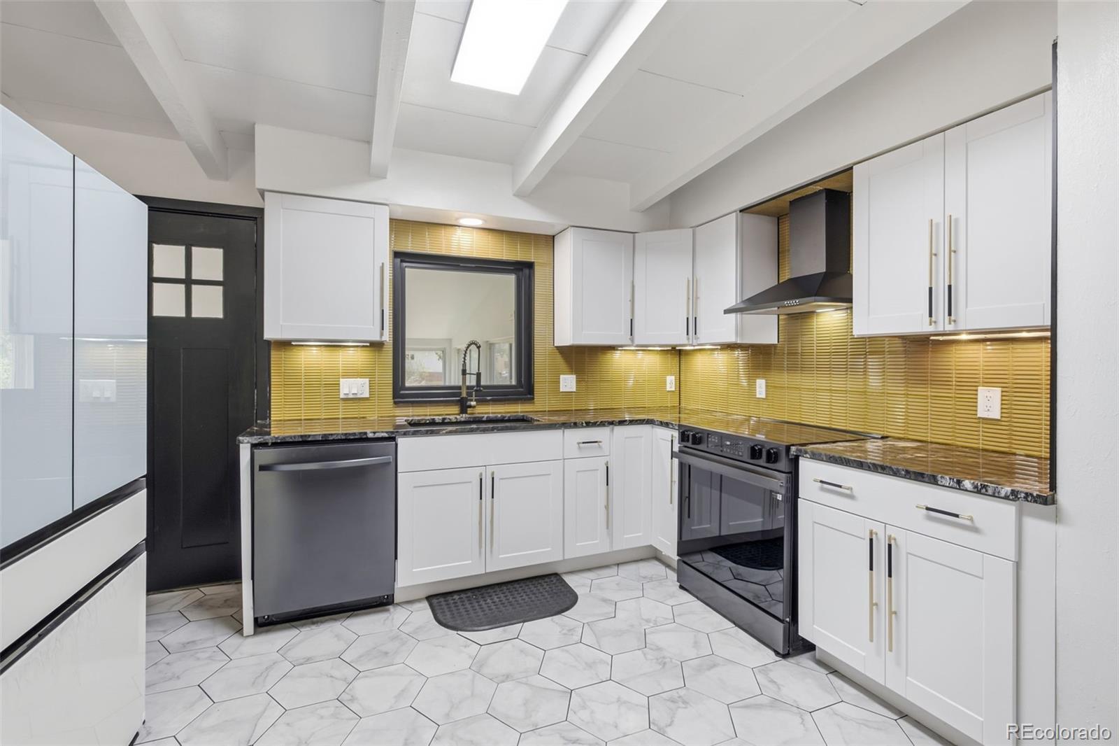 MLS Image #13 for 6139 s broadway ,littleton, Colorado