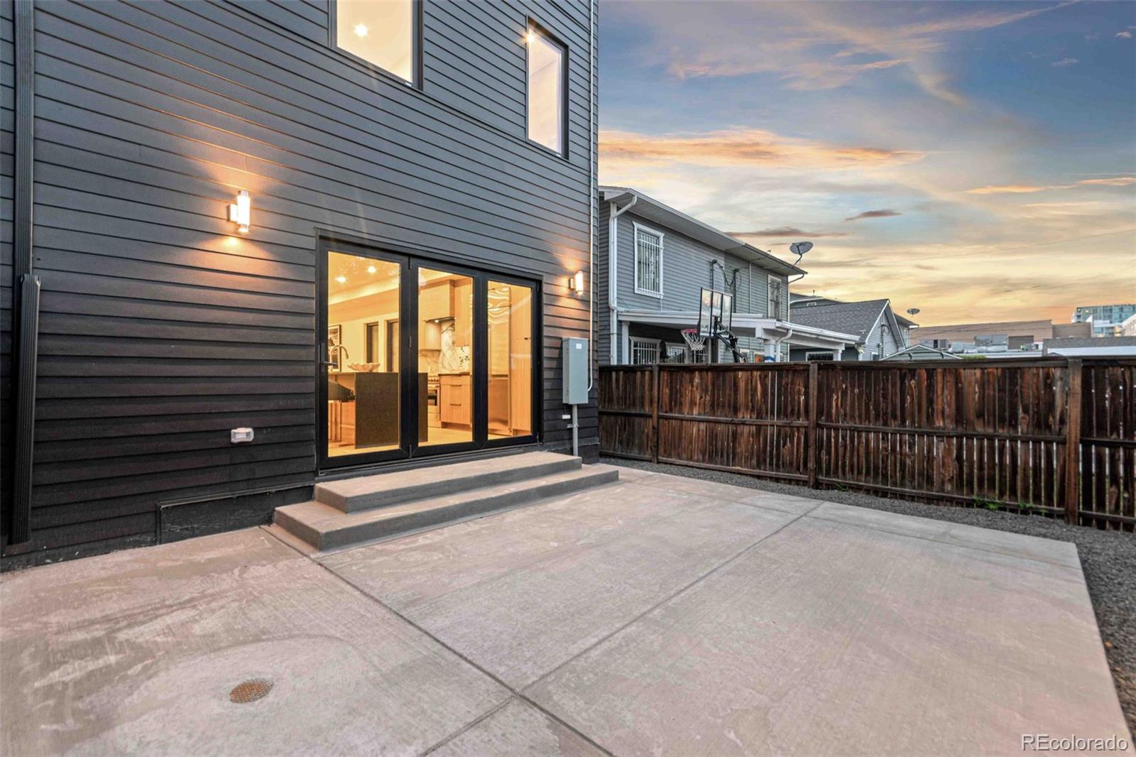 MLS Image #21 for 1448  stuart street,denver, Colorado