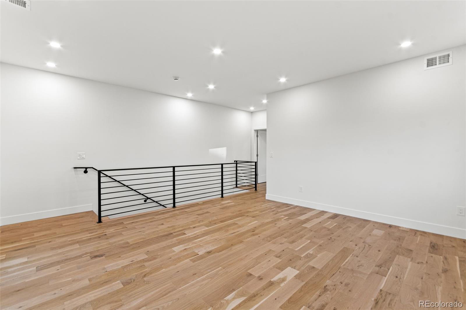 MLS Image #31 for 1448  stuart street,denver, Colorado