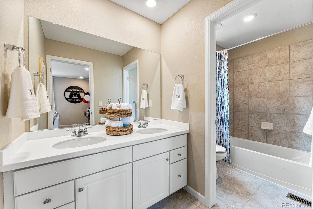 MLS Image #23 for 23722 e 33rd place,aurora, Colorado