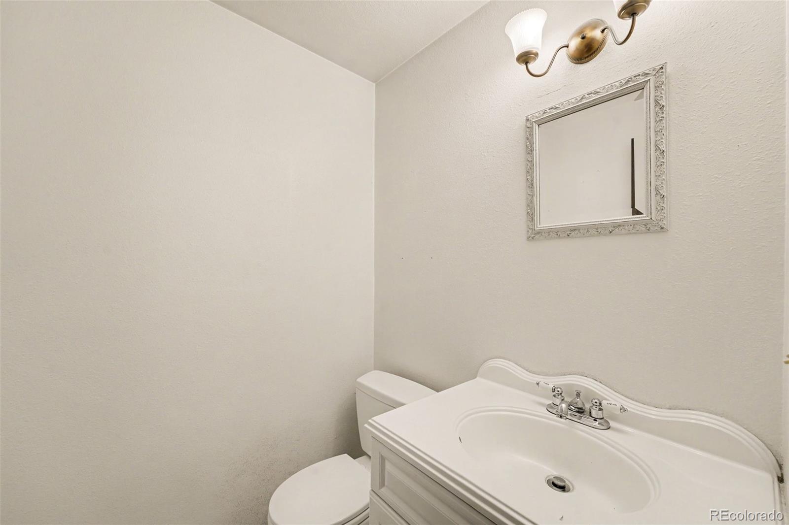 MLS Image #11 for 3962 s quebec street,denver, Colorado