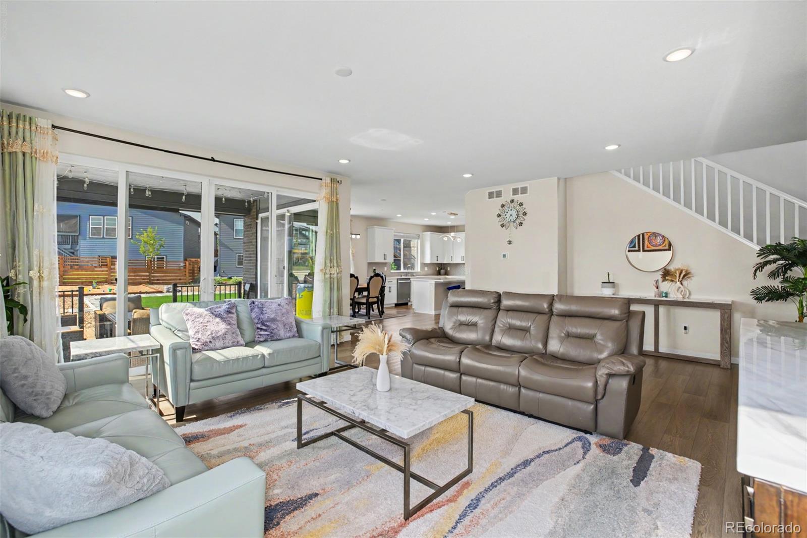 MLS Image #10 for 23933 e 39th avenue,aurora, Colorado