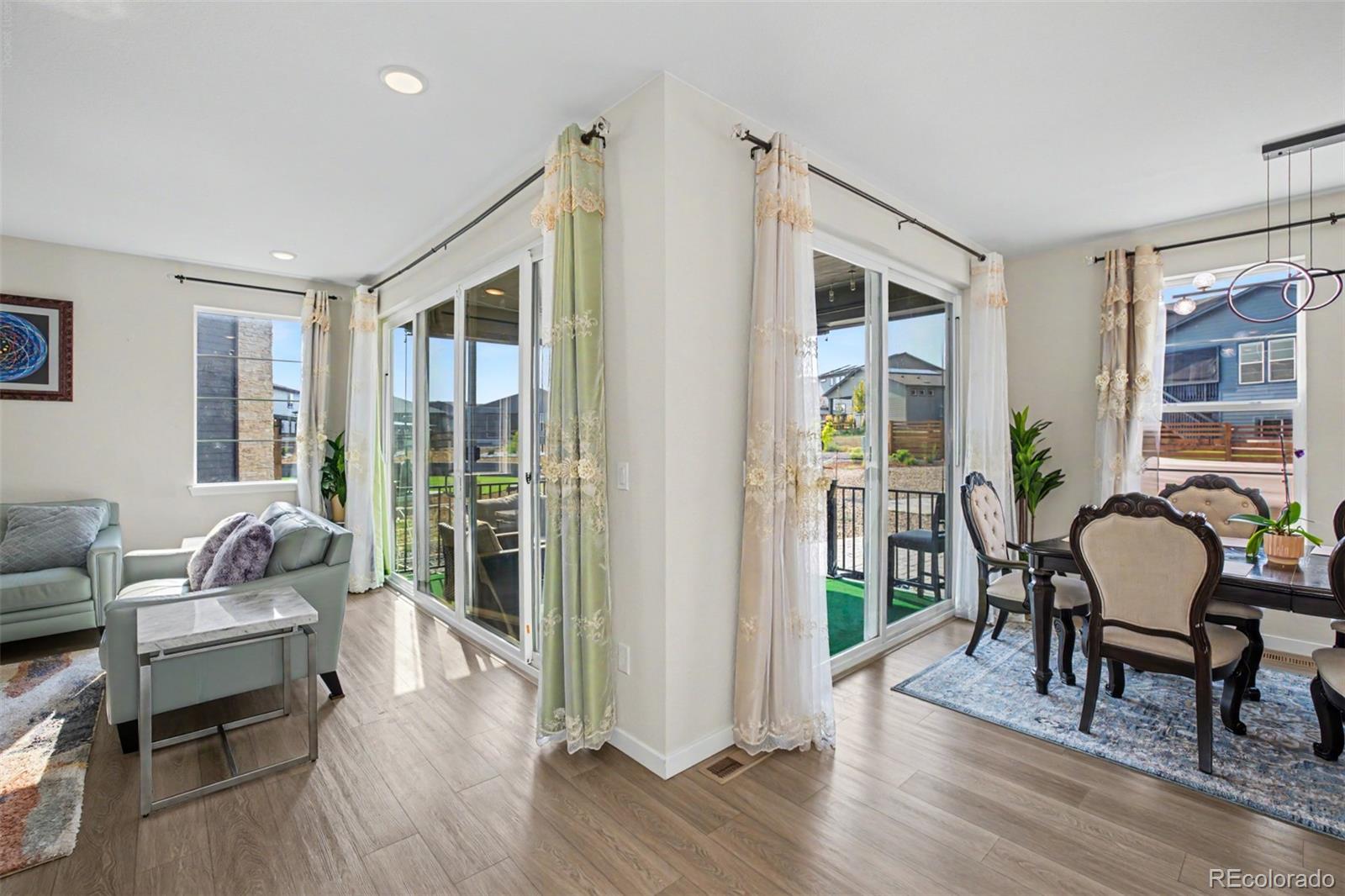 MLS Image #11 for 23933 e 39th avenue,aurora, Colorado