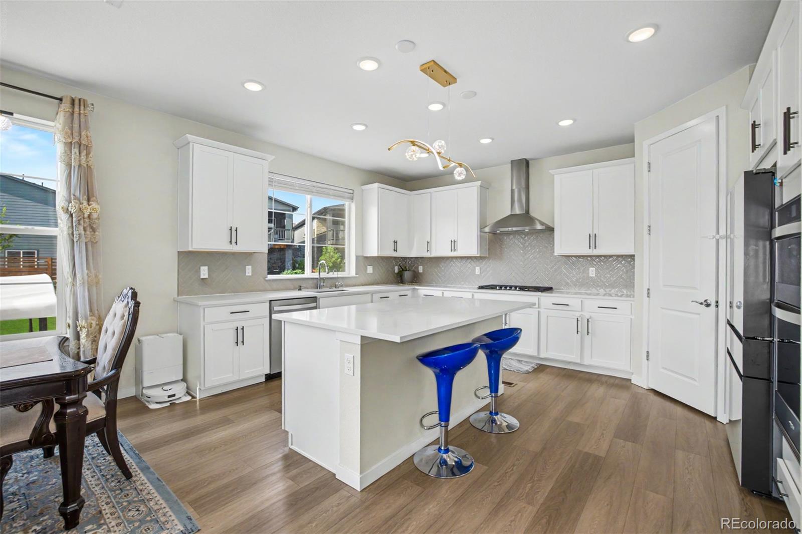 MLS Image #14 for 23933 e 39th avenue,aurora, Colorado