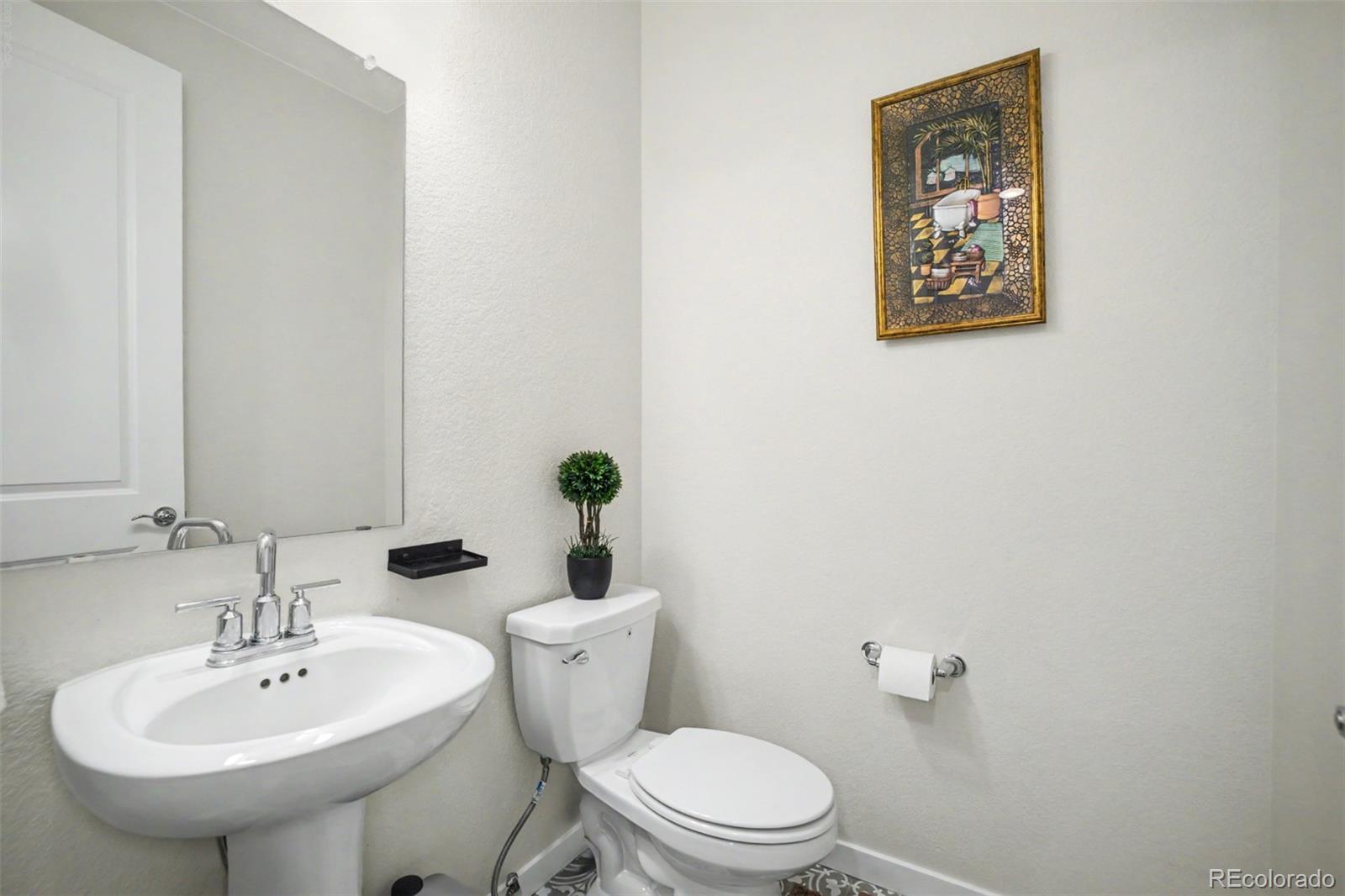 MLS Image #18 for 23933 e 39th avenue,aurora, Colorado