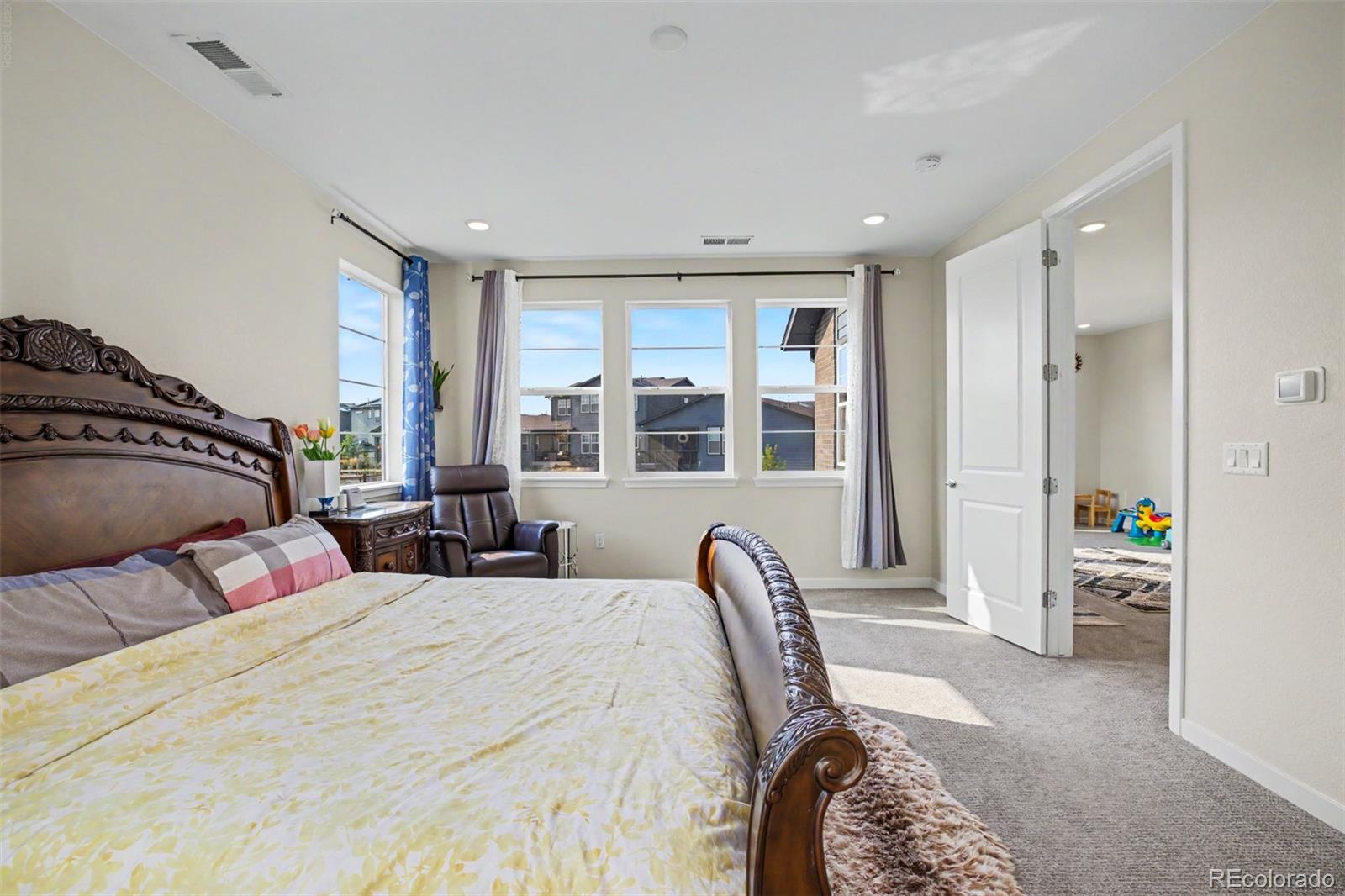 MLS Image #19 for 23933 e 39th avenue,aurora, Colorado
