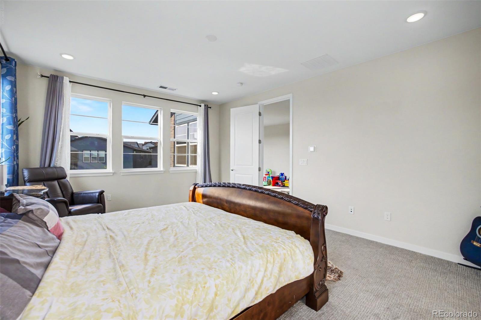 MLS Image #20 for 23933 e 39th avenue,aurora, Colorado