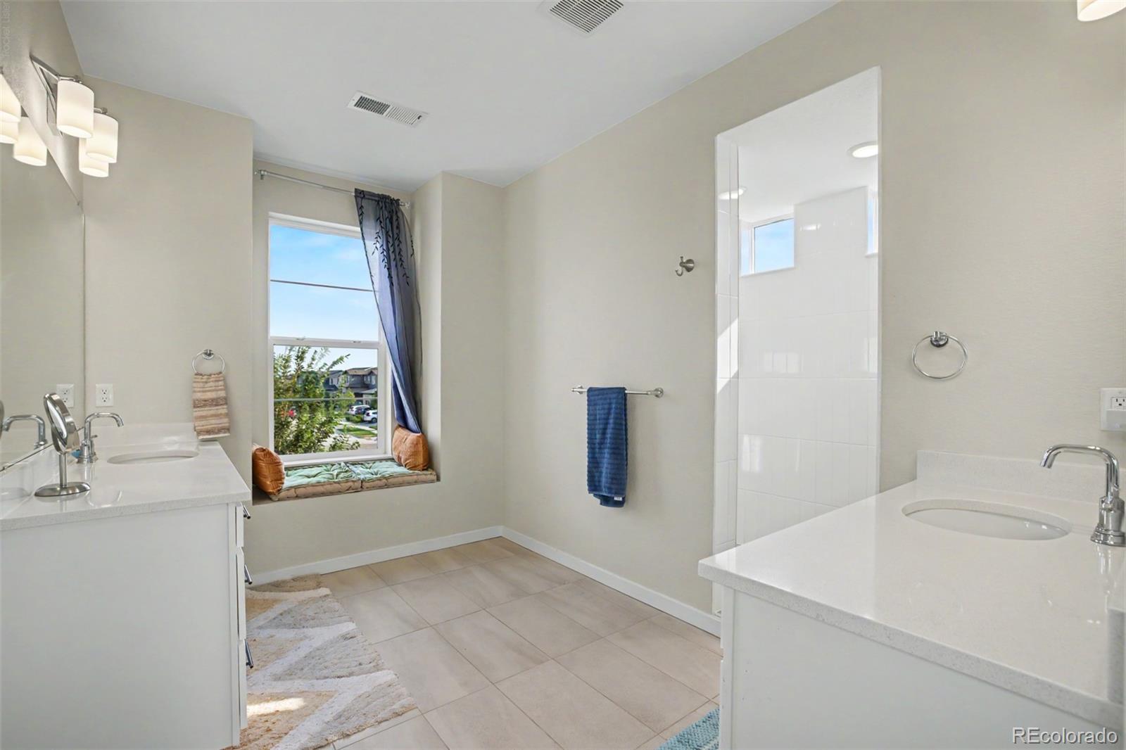 MLS Image #22 for 23933 e 39th avenue,aurora, Colorado
