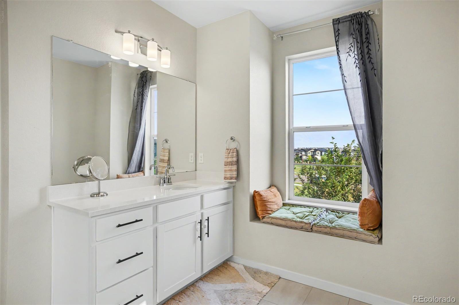 MLS Image #24 for 23933 e 39th avenue,aurora, Colorado