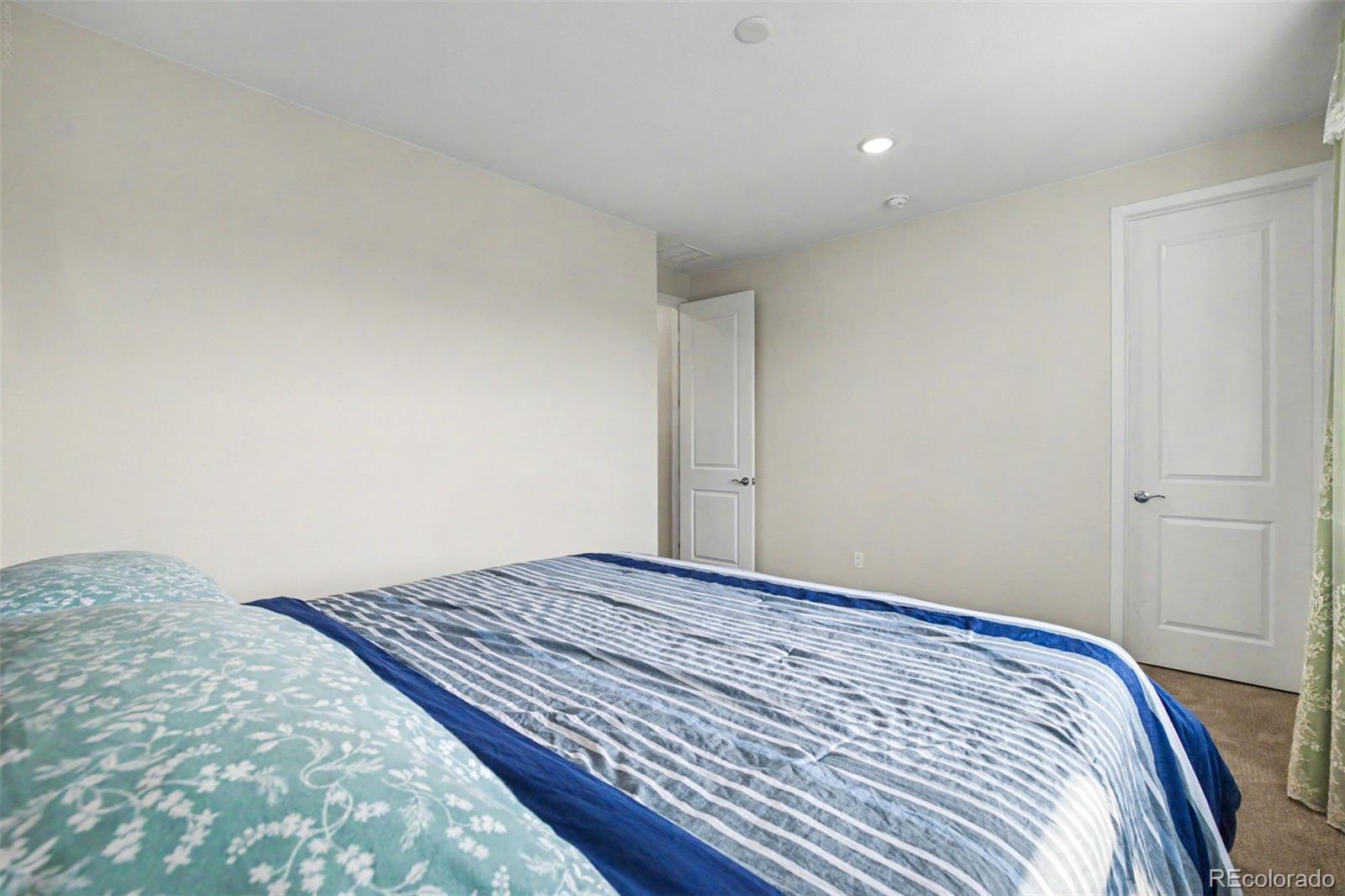 MLS Image #26 for 23933 e 39th avenue,aurora, Colorado