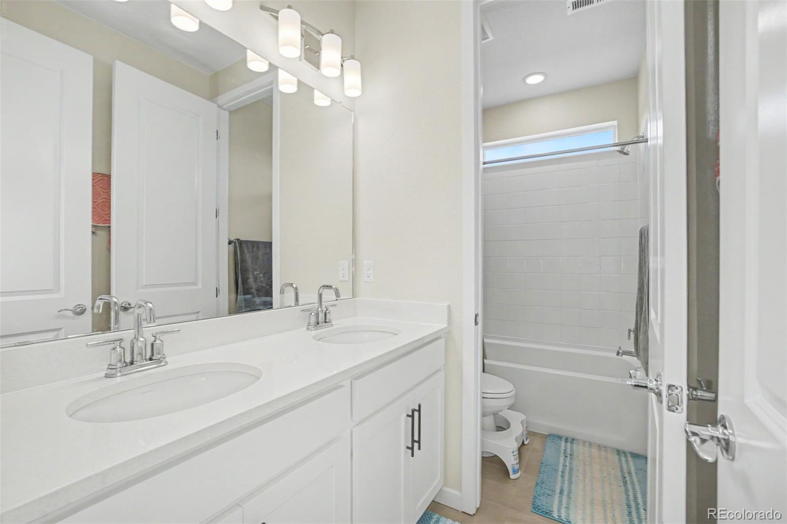 MLS Image #27 for 23933 e 39th avenue,aurora, Colorado