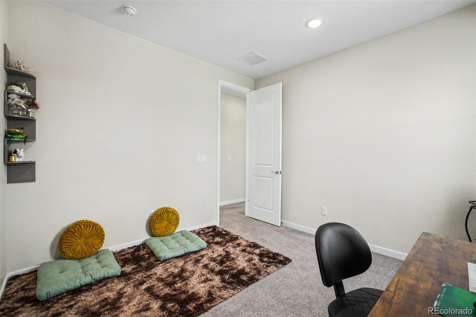 MLS Image #29 for 23933 e 39th avenue,aurora, Colorado