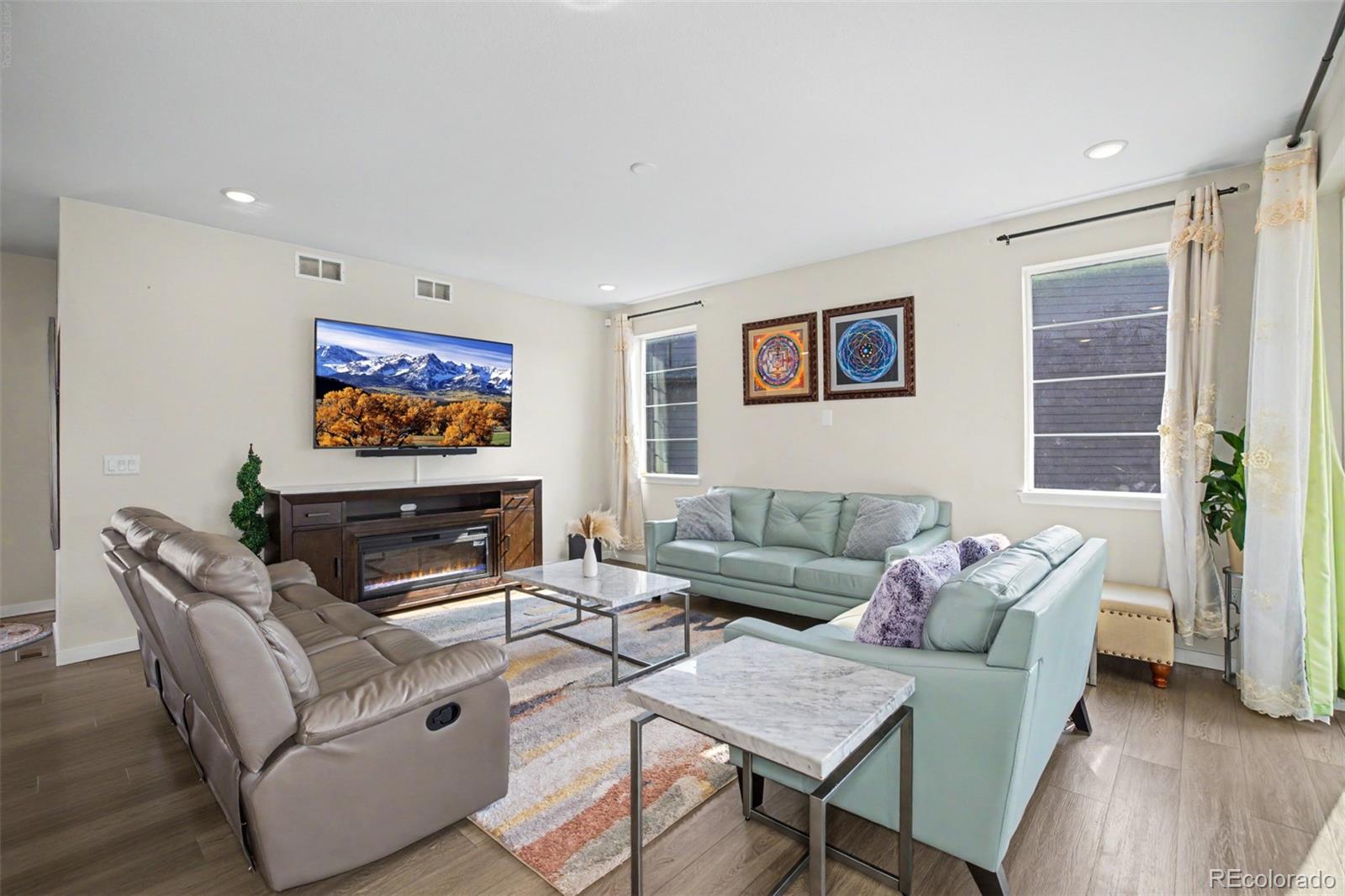 MLS Image #8 for 23933 e 39th avenue,aurora, Colorado