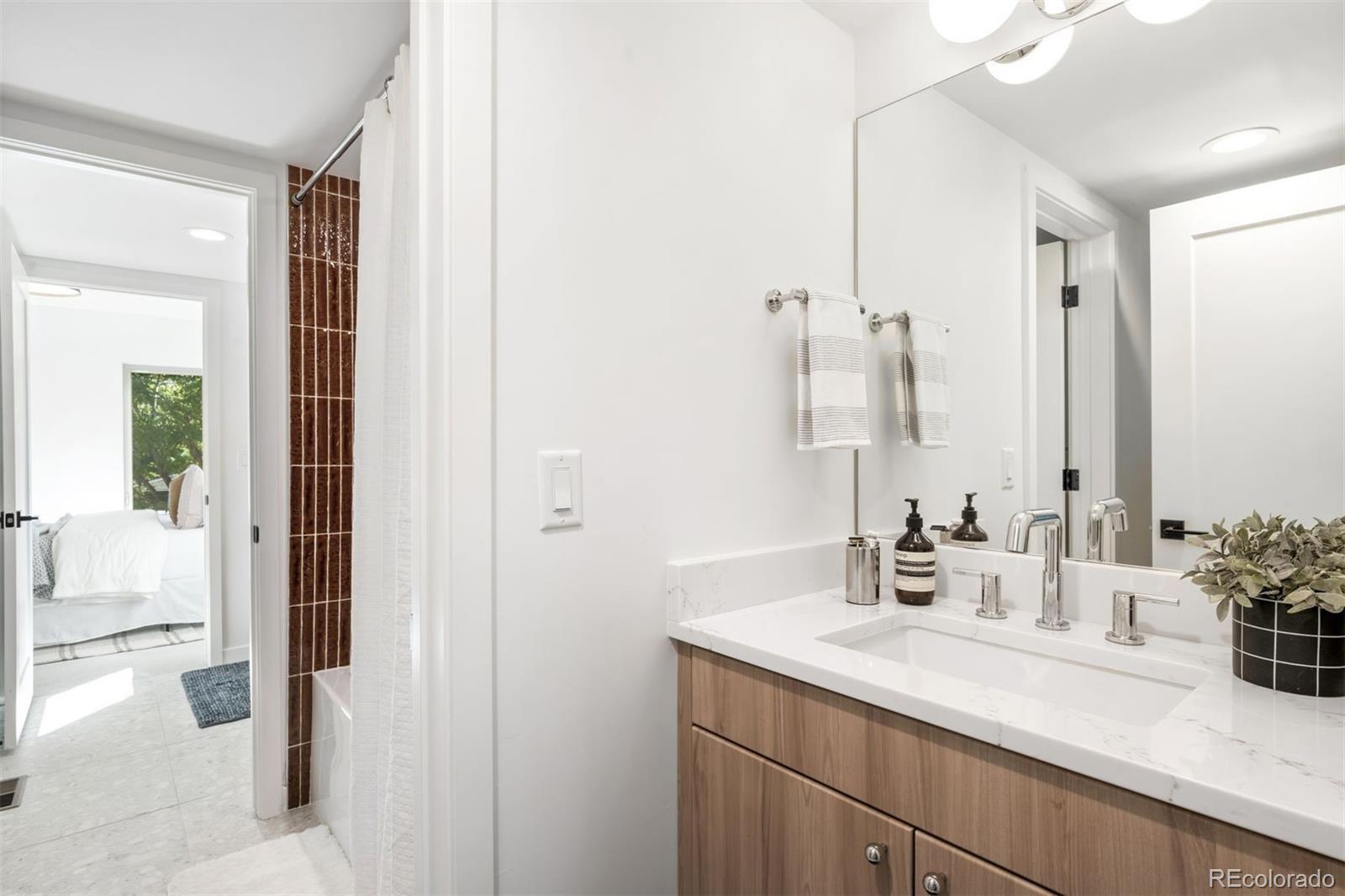 MLS Image #16 for 1391 n jersey street,denver, Colorado