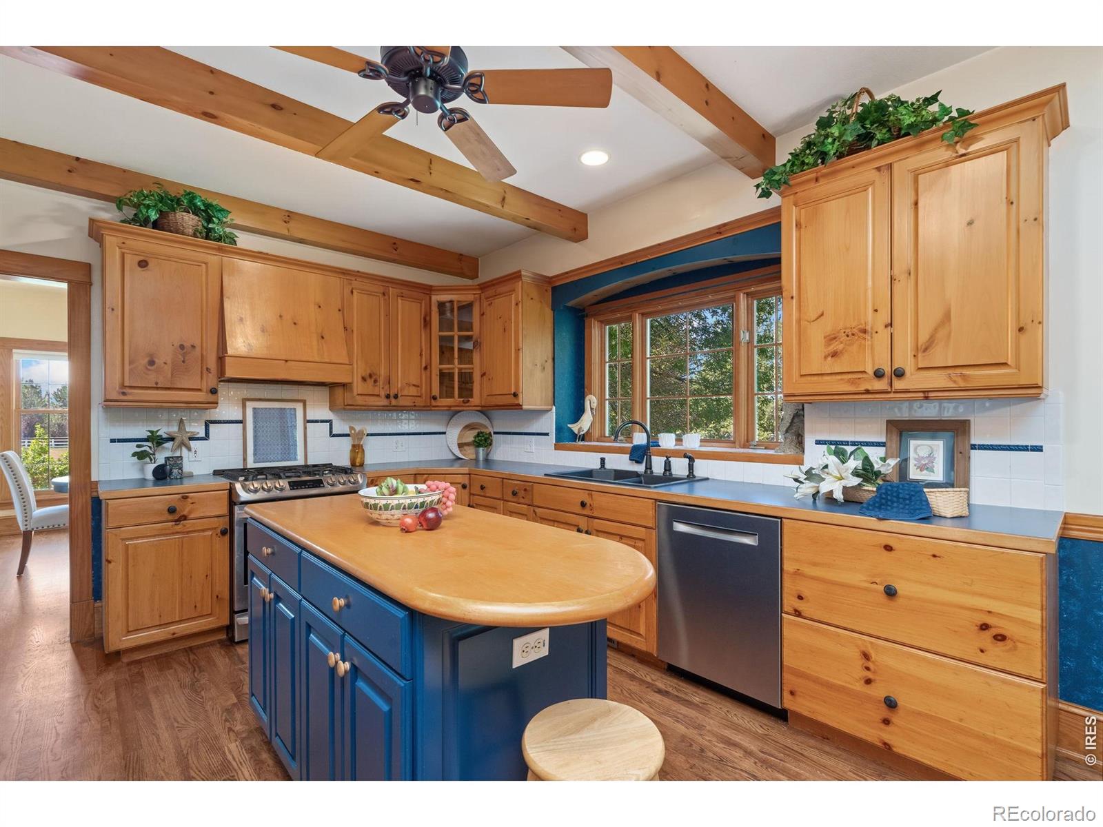 MLS Image #11 for 924  clydesdale lane,windsor, Colorado