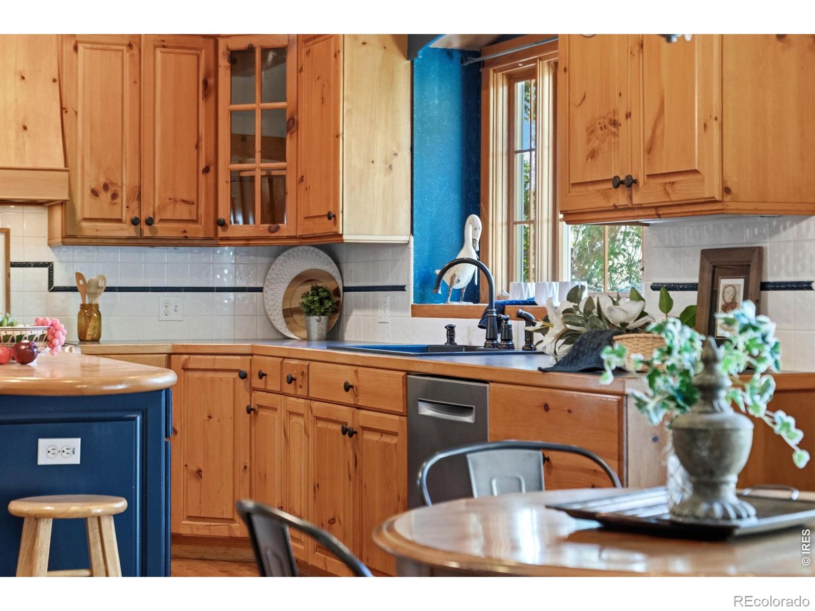 MLS Image #4 for 924  clydesdale lane,windsor, Colorado