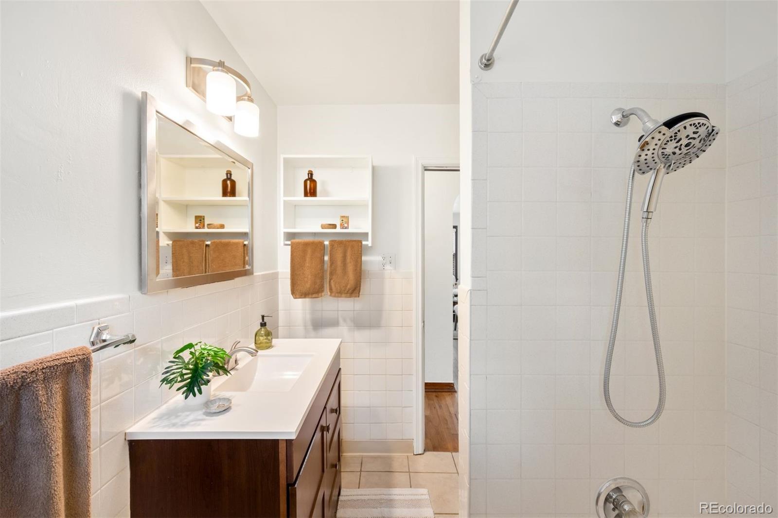 MLS Image #11 for 2201 s franklin street,denver, Colorado