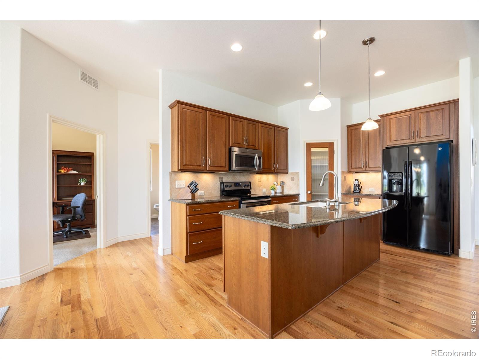 MLS Image #11 for 5983  bay meadows drive,windsor, Colorado